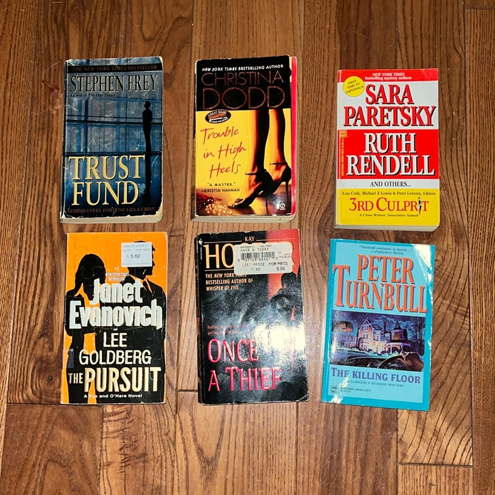 Bundle of paperback books